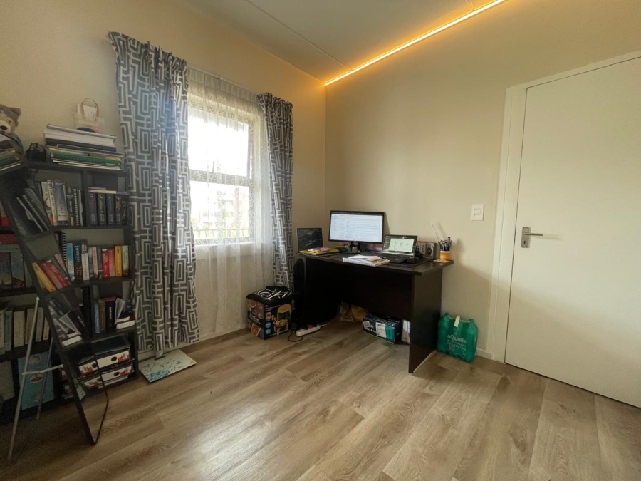 2 Bedroom Property for Sale in Ottery Western Cape